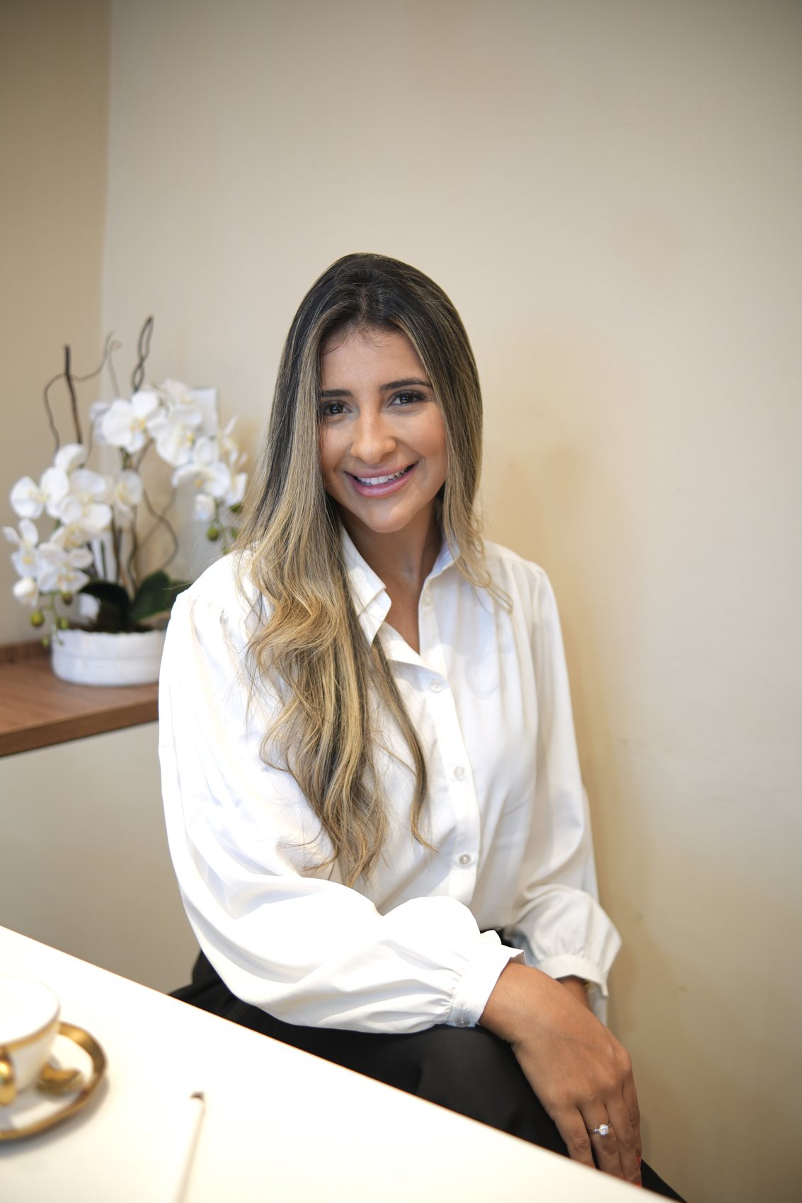 Dra. Victoria Lopes, enfermeira esteta, no consultório