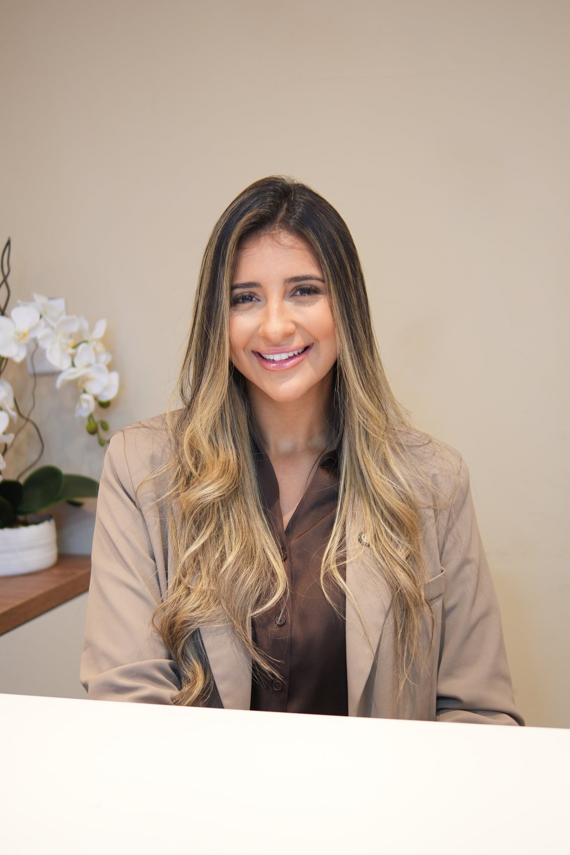 Dra. Victoria Lopes, especialista em estética avançada